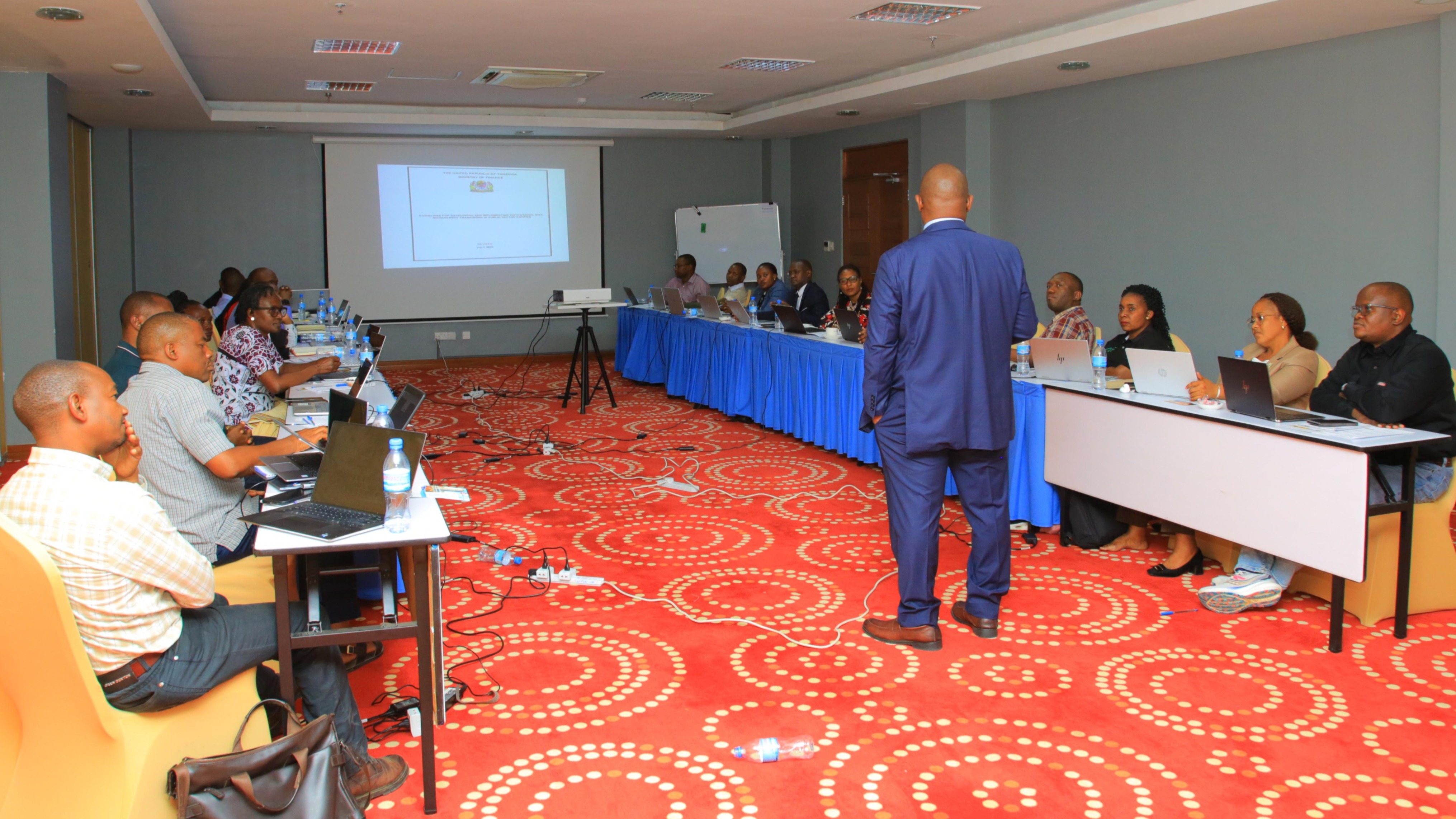 MAFUNZO YA USIMAMIZI WA VIHATA...