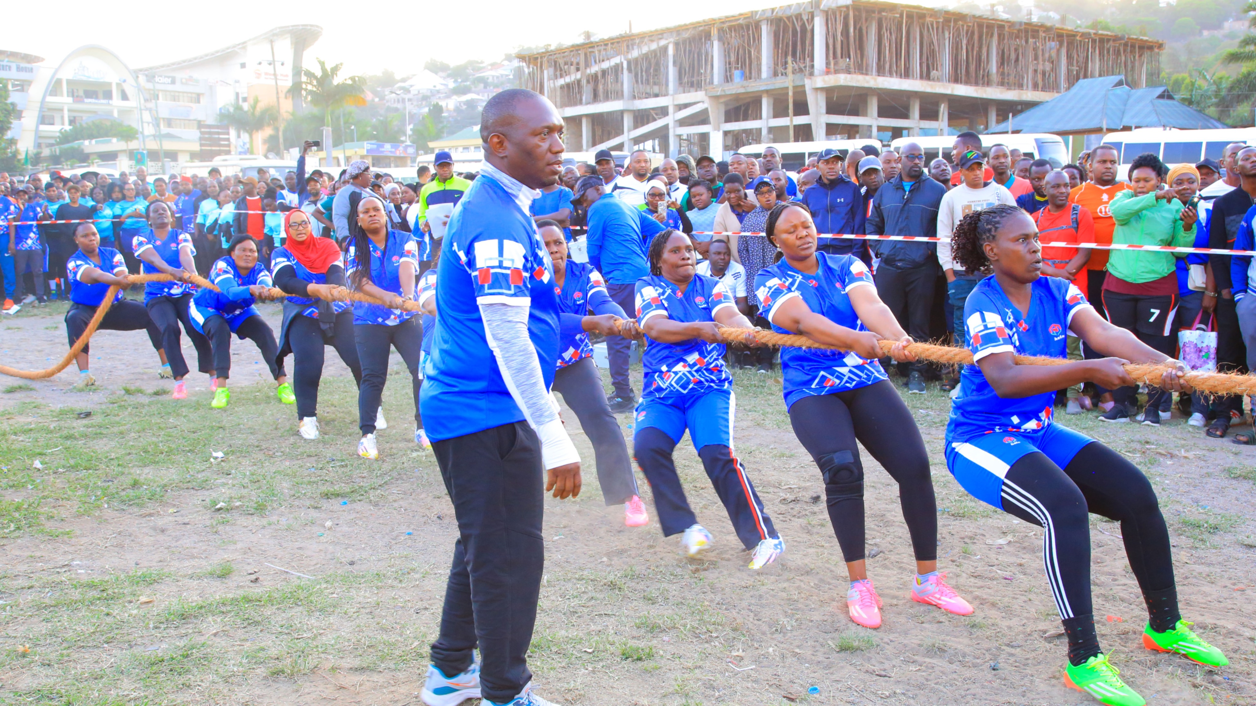 TUME SHERIA SPORT CLUB YAIBUKA MSHINDI SHIMIWI MZUNGUKO WA KWANZA UVUTAJI KAMBA WANAUME NA WANAWAKE.