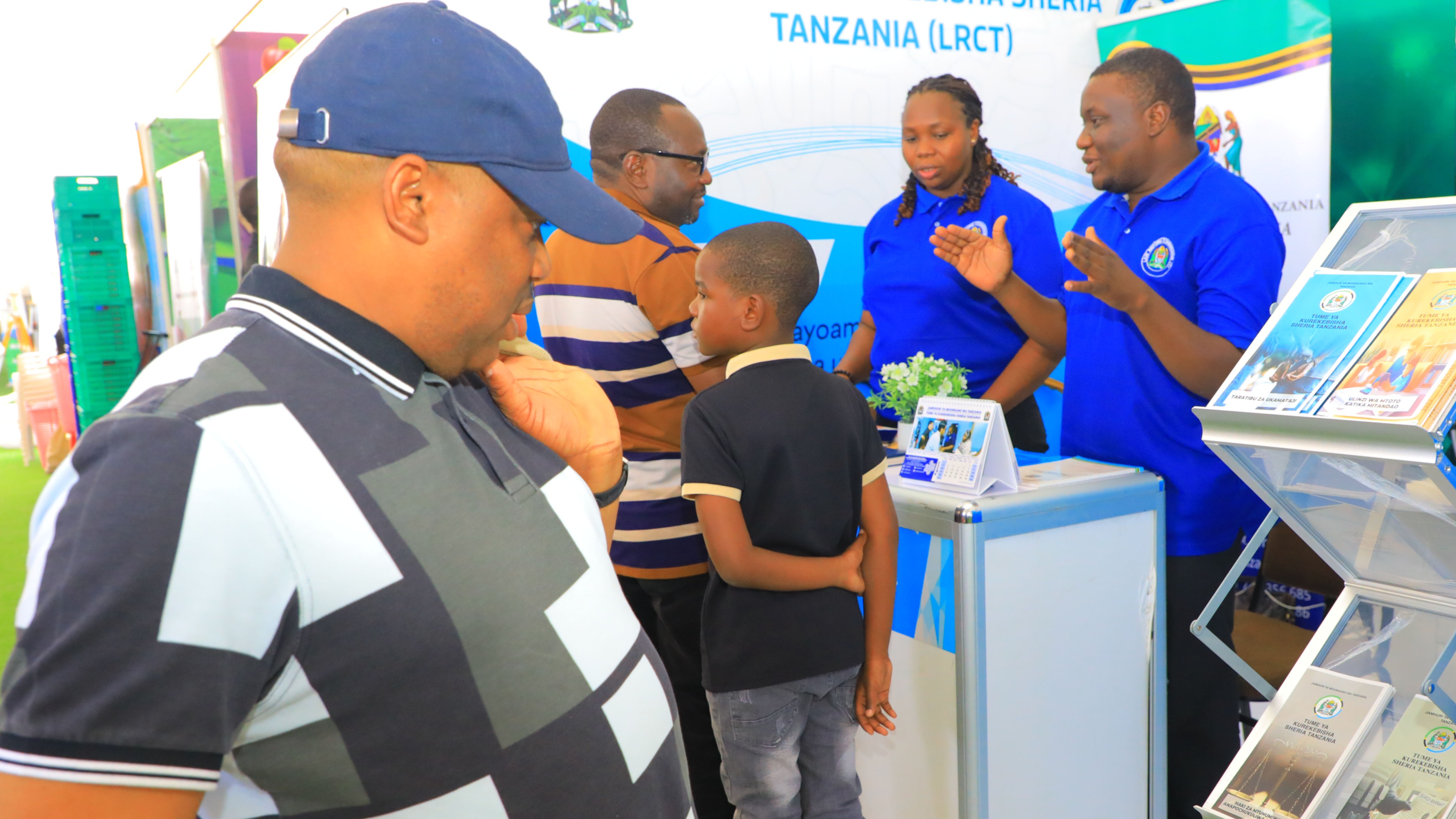 Naibu Katibu Mkuu Ofisi ya Makamu wa Rais – Muungano,Atembelea Banda la LRCT.