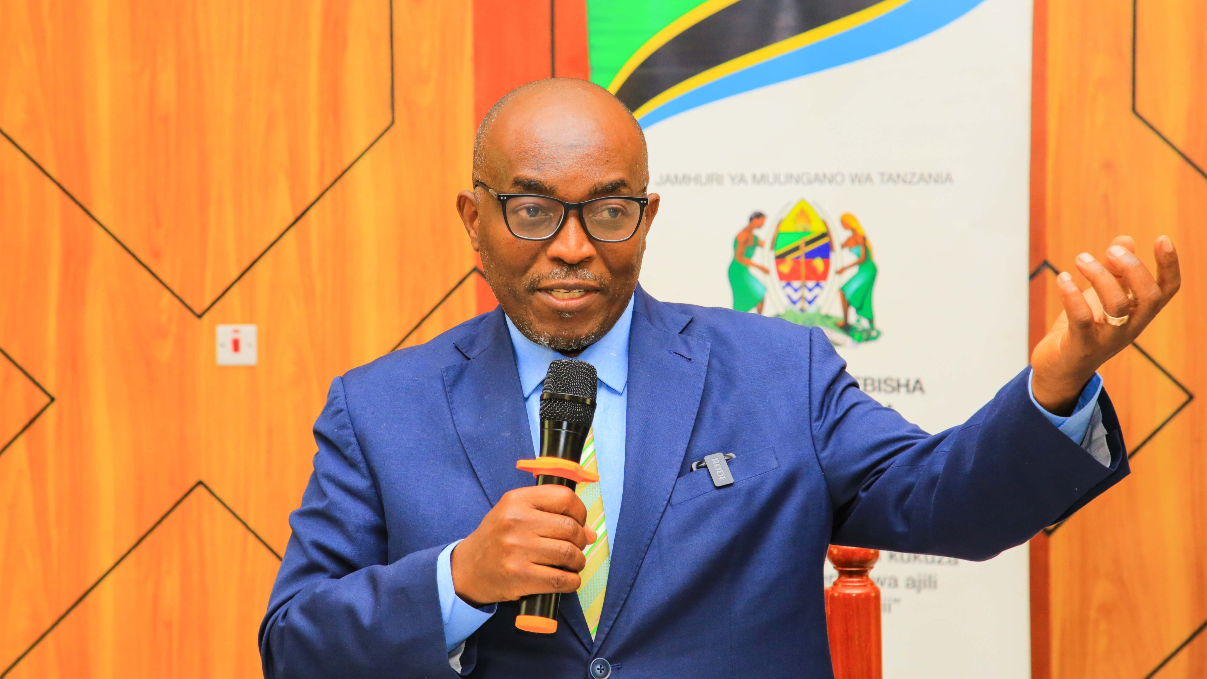 KATIBU MTENDAJI TUME YA KUREKEBISHA SHERIA TANZANIA AWATAKA WAKUU WA VITENGO NA IDARA KUFAHAMU MCHAKATO WA KIBAJETI.